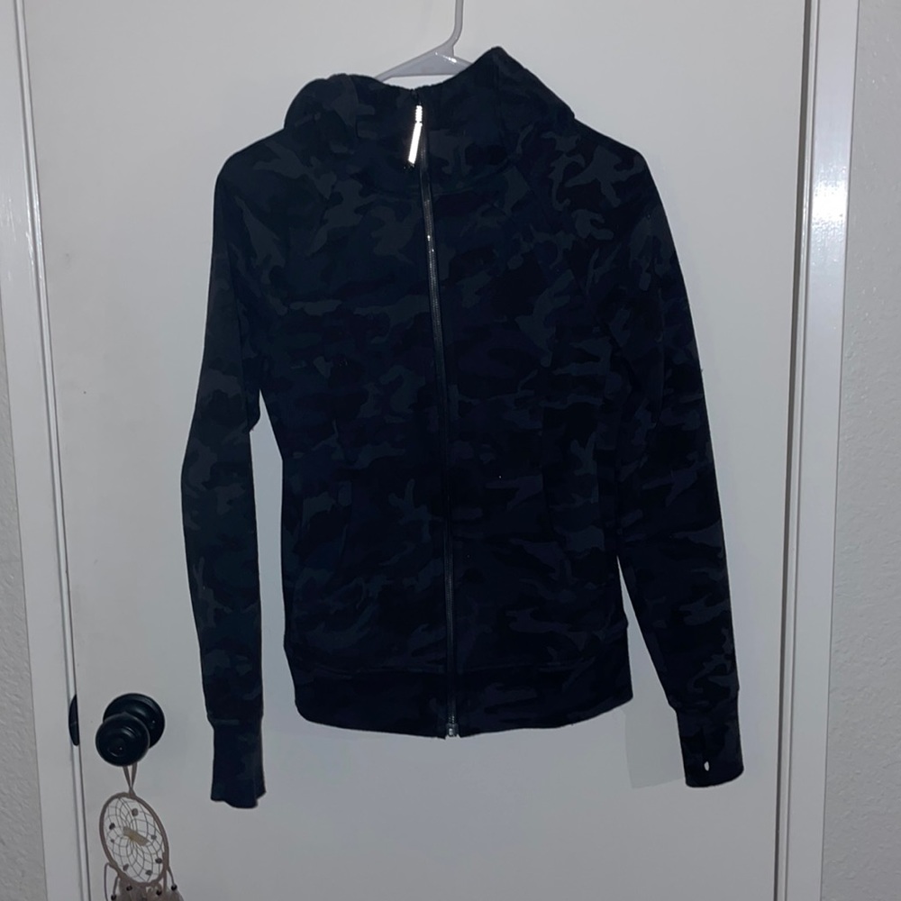 Lululemon Women’s Scuba Hoodie Light Cotton Fleece in Incognito Camo Multi Grey